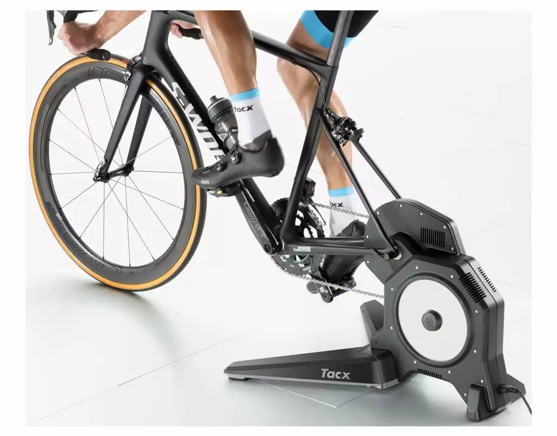 TACX FLUX S Smart-Trainer Heimtrainer + Trainingsmatte Für Rollentrainer 7 TACX FLUX S Smart-Trainer Heimtrainer + Trainingsmatte Für Rollentrainer – Bild 7