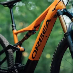 Orbea RISE H10 Leo Orange-Black (Gloss) -Bikes Verkaufsgeschäft Bikecheck Exterior RiseH10 Orange Black 11